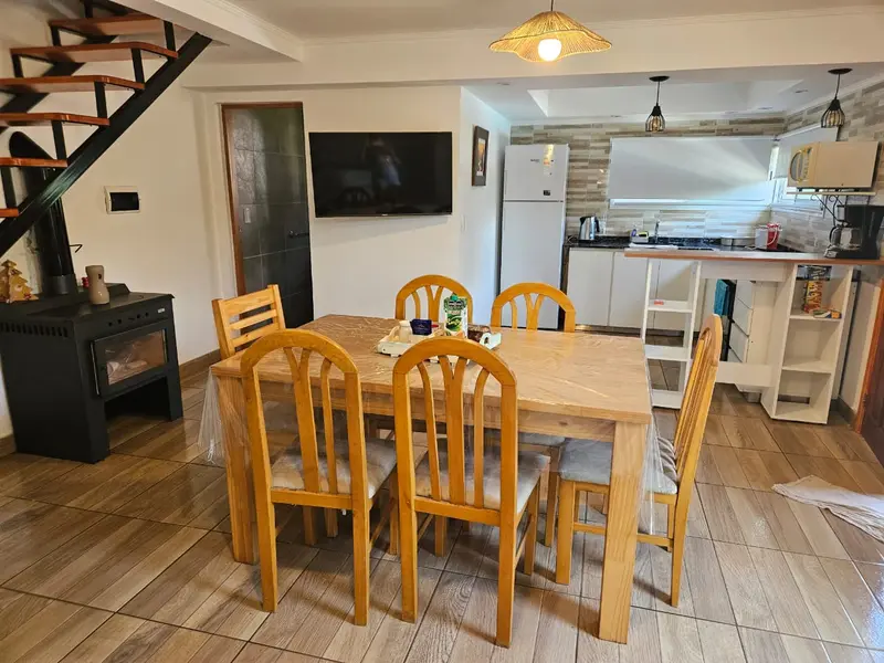 Campo: comedor de madera